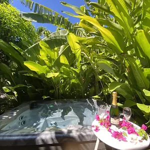 Kaz Ananas, Privatif ,plage Du Helleux Sainte-Anne (Grande-Terre)
